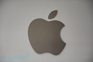 apple-logo-cupertino