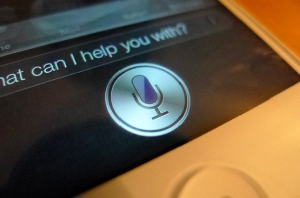 SiriWhiteiPhone4S